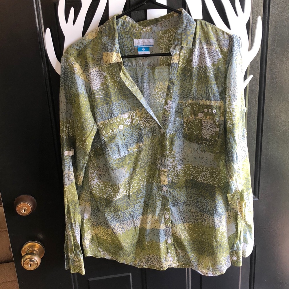 Women’s Columbia fishing shirt